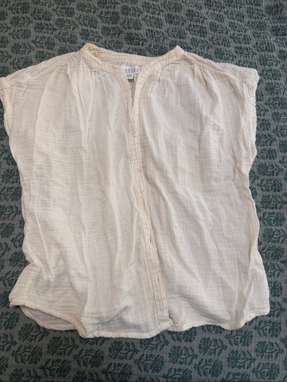 Velvet by Graham & Spencer Cream Button-Front Gauze Blouse